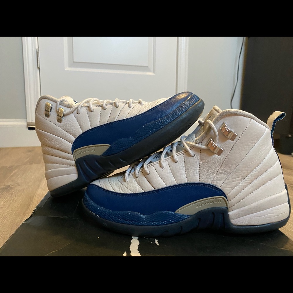 Jordan 12 French blue size 7 us